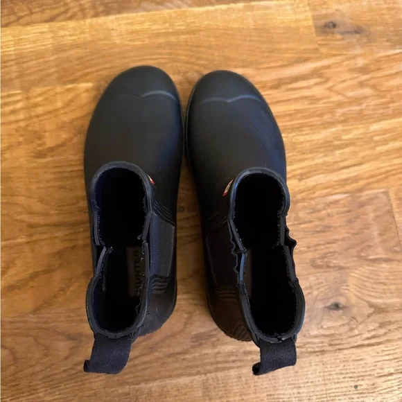 Hunter Black Rain Boots Waterproof Ankle Design - Picture 6 of 8